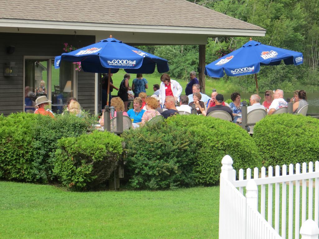 Commodores Inn Stowe Kültér fotó